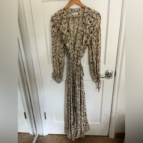 Dôen | Bonnie Maxi Wrap Dress in Floral Scroll Cream | M - Picture 5 of 8